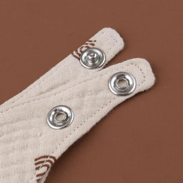 Lot de 4 Bavoirs Bandana Bébé en Coton Doux – porté (vue 4)